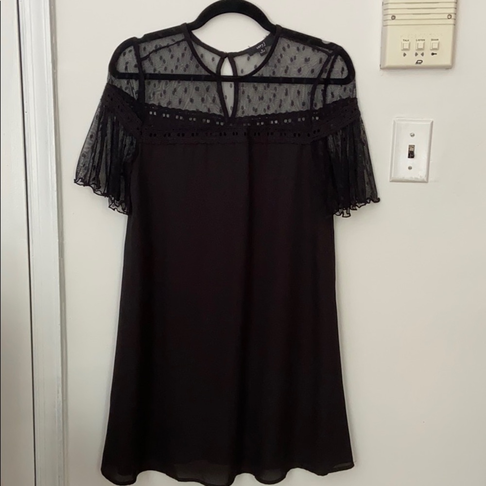 💛 3 for 30 VERY J Lace shift dress